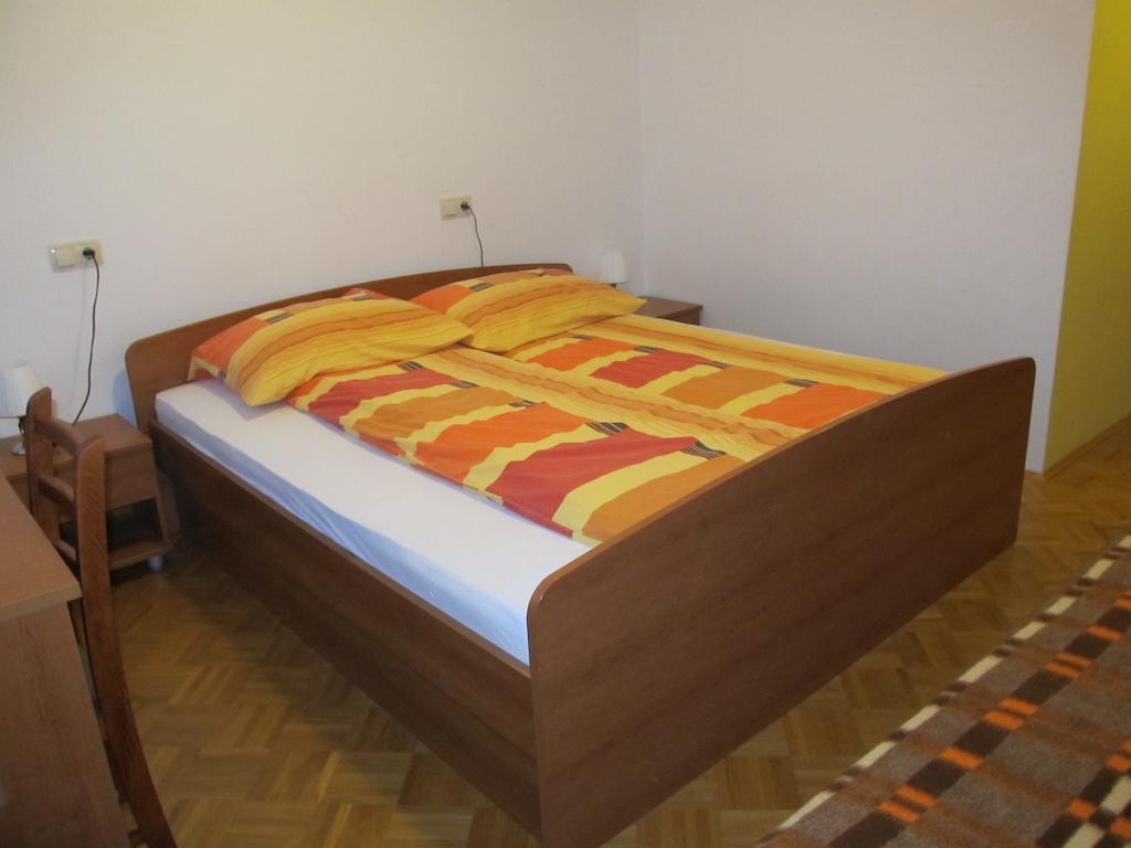 Tourist Farm Ljubica Villa Poljane nad Škofjo Loko Camera foto